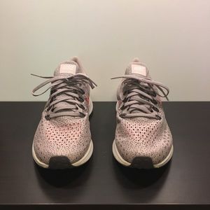 Nike Air Zoom Pegasus 35 Running Shoe